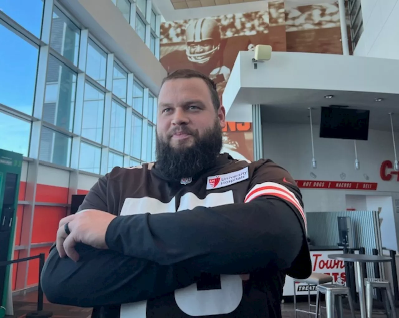Phew! Browns All-Pro left guard Joel Bitonio returns for a 12th season