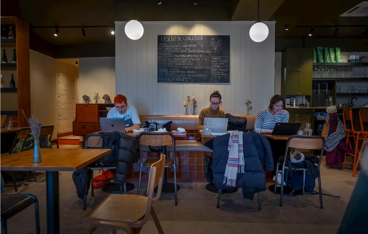 Laptop Squatters: Is it fair to take up space in cafés as a remote worker?