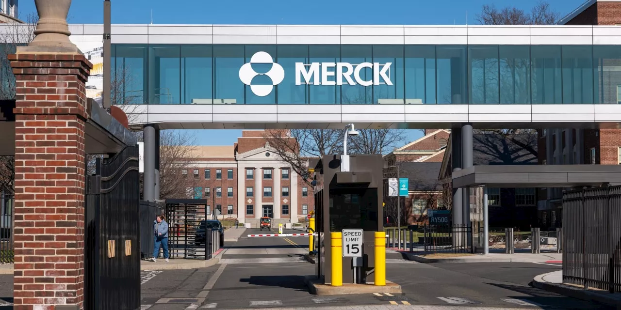  New Version of Merck’s Blockbuster Cancer Drug Threatened by Patent Battle