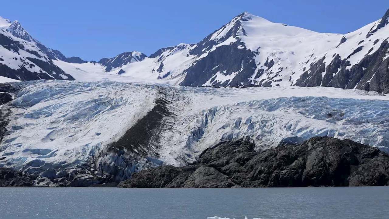 Avalanche buries at least 3 skiers near Anchorage, Alaska officials say