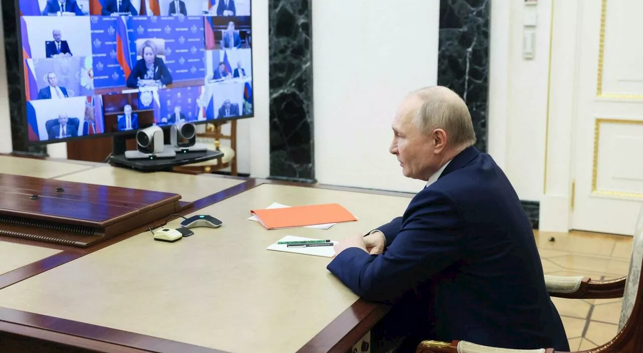 Guerra ucraina, cosa succede? Trump, bastone e carota con Mosca. Putin pronto a discutere la tregua: lo scenar