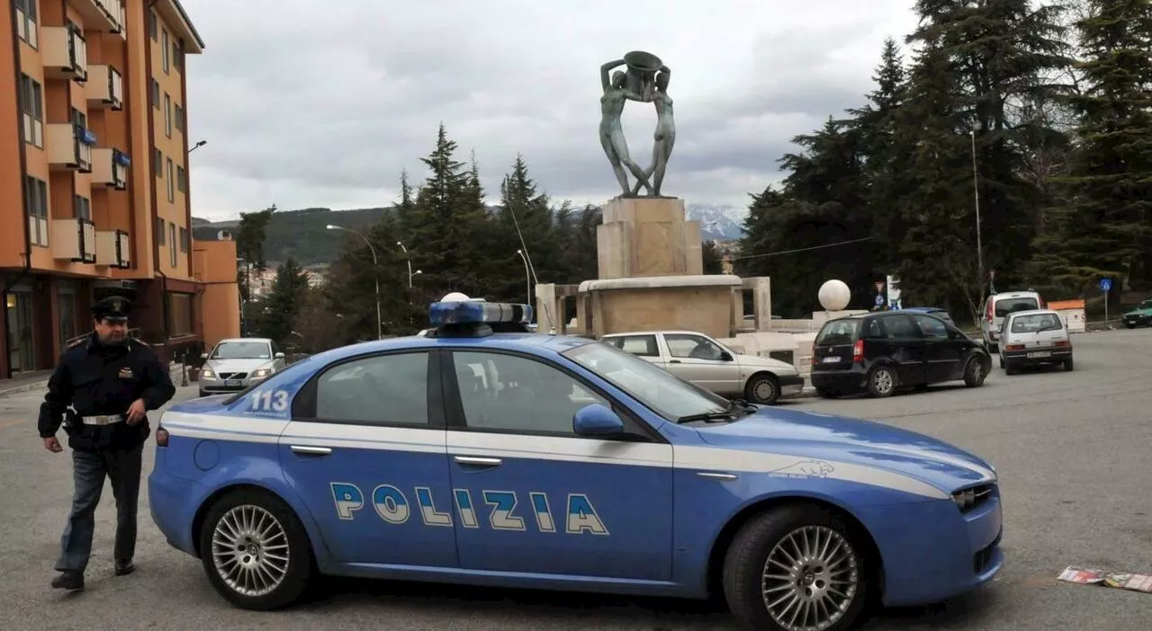 L'Aquila, studentessa abusata da un amico dopo la festa di Carnevale: sequestrati gli indumenti indossati quel