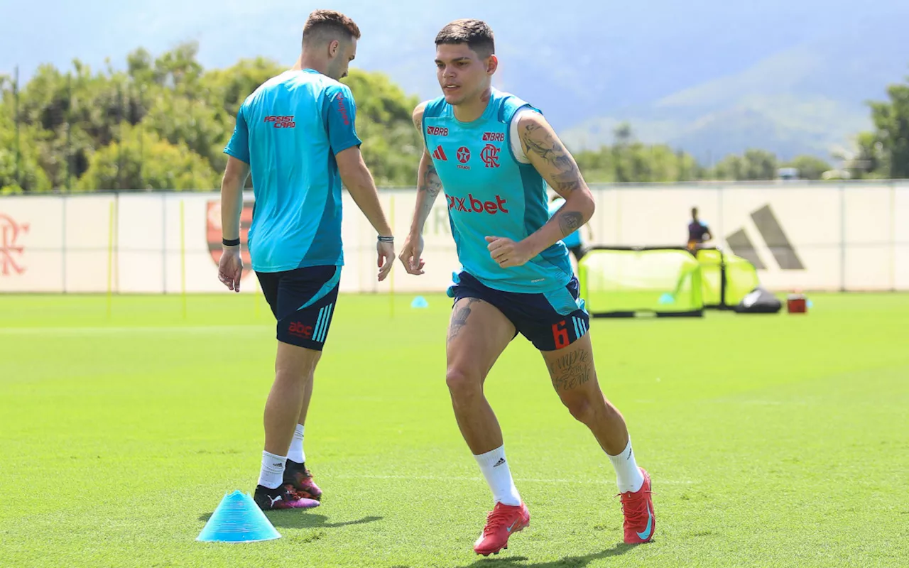 Ayrton Lucas pode voltar ao time titular do Flamengo para enfrentar o Vasco