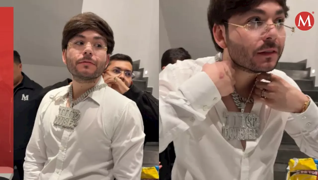 Critican a Tito Double P por presumir ENORME collar de joyas; “el dinero no compra el buen gusto”