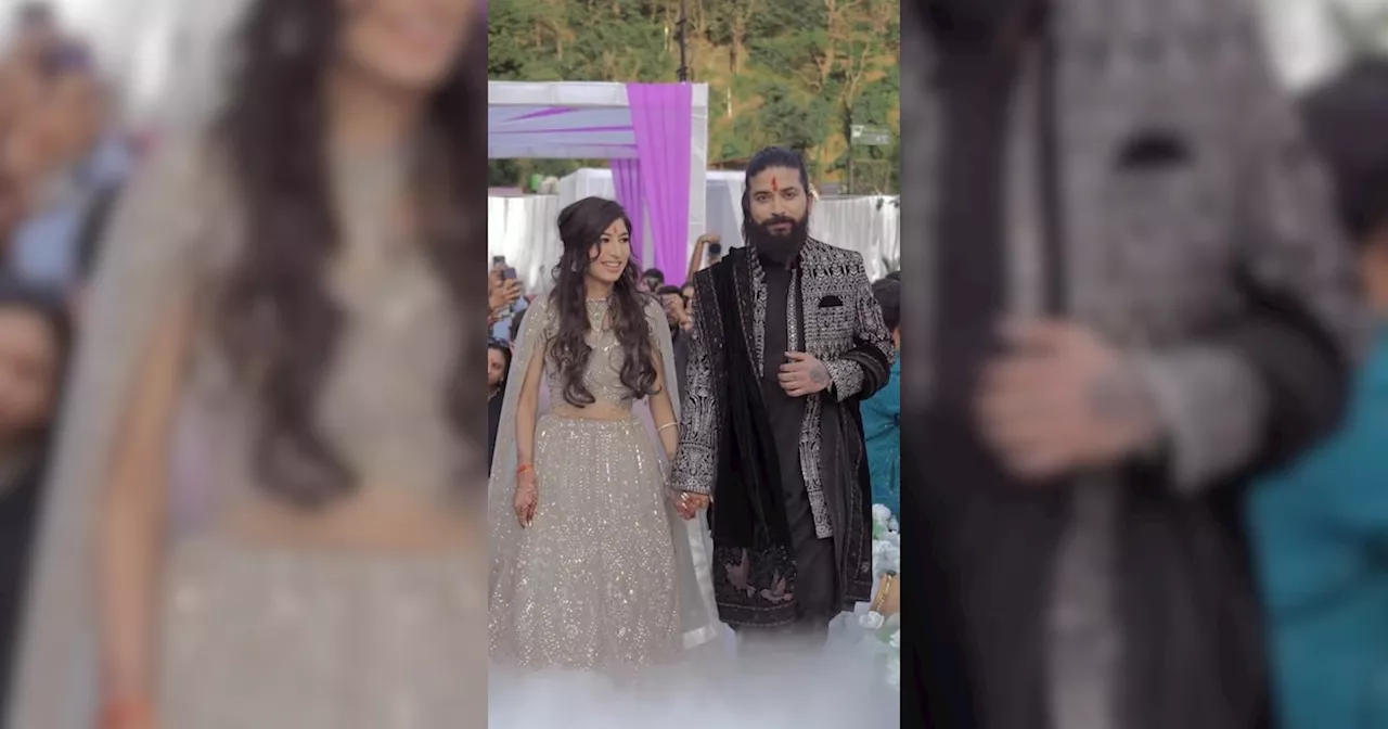 'बिग बॉस 17' फेम यूट्यूबर Anurag Dobhal ने की गर्लफ्रेंड संग सगाई, सामने आई क्यूट तस्वीरें