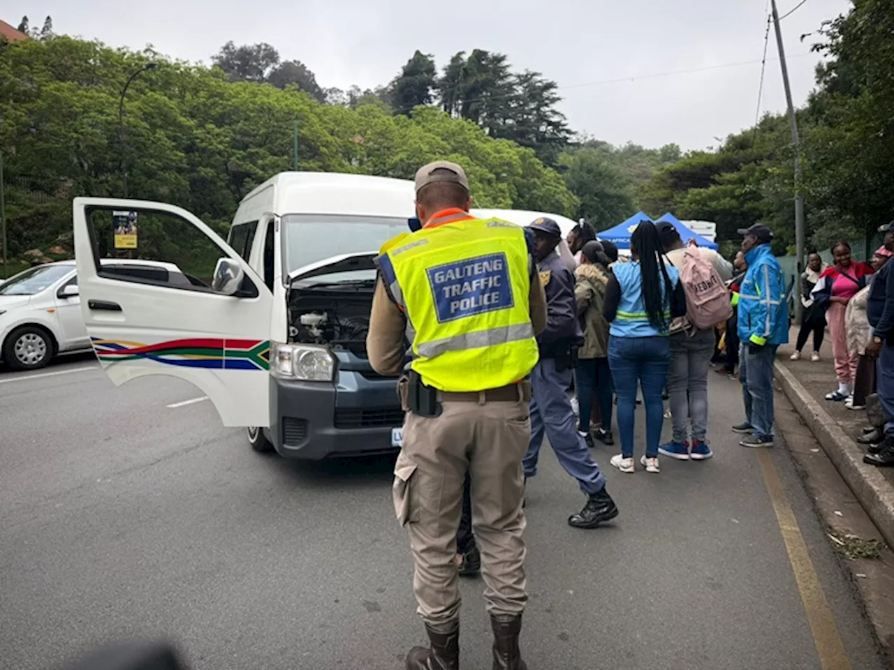 It's unfair to be expected to pay fines at roadblocks, says motorists - SABC News - Breaking news, special reports, world, business, sport coverage of all South African current events. Africa's news leader.