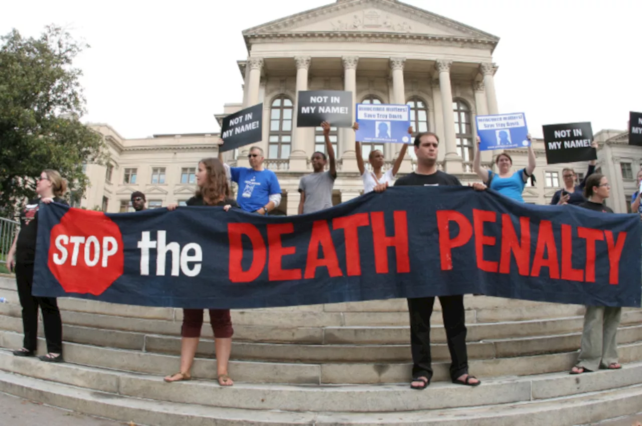 US carries out first firing squad execution since 2010