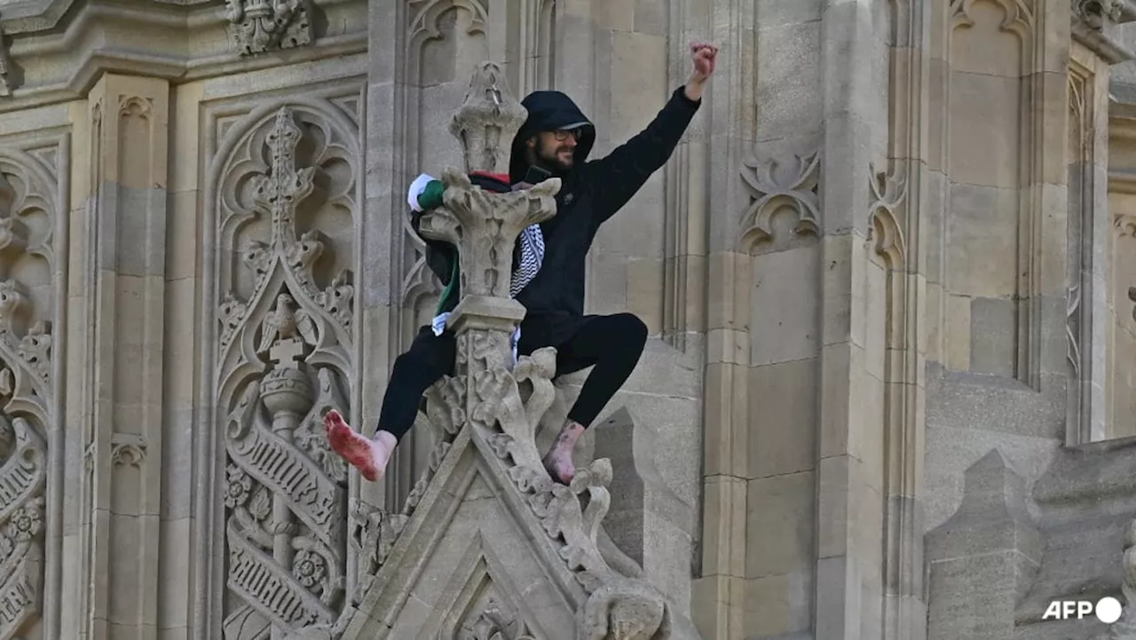 Man with Palestinian flag arrested after scaling London's Big Ben
