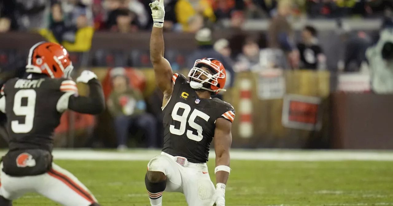 Browns agree to contract extension with star pass rusher Myles Garrett