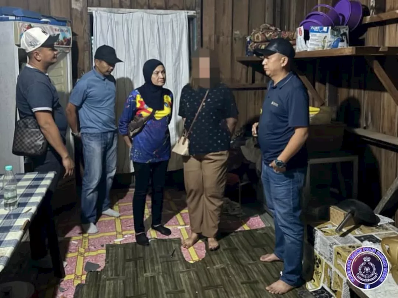 Raya guest leaves with more than kuih in her bag