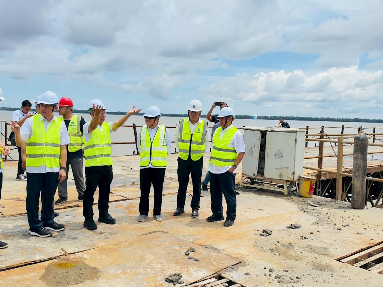 Batang Saribas 2 bridge project on track for completion by December, says Uggah