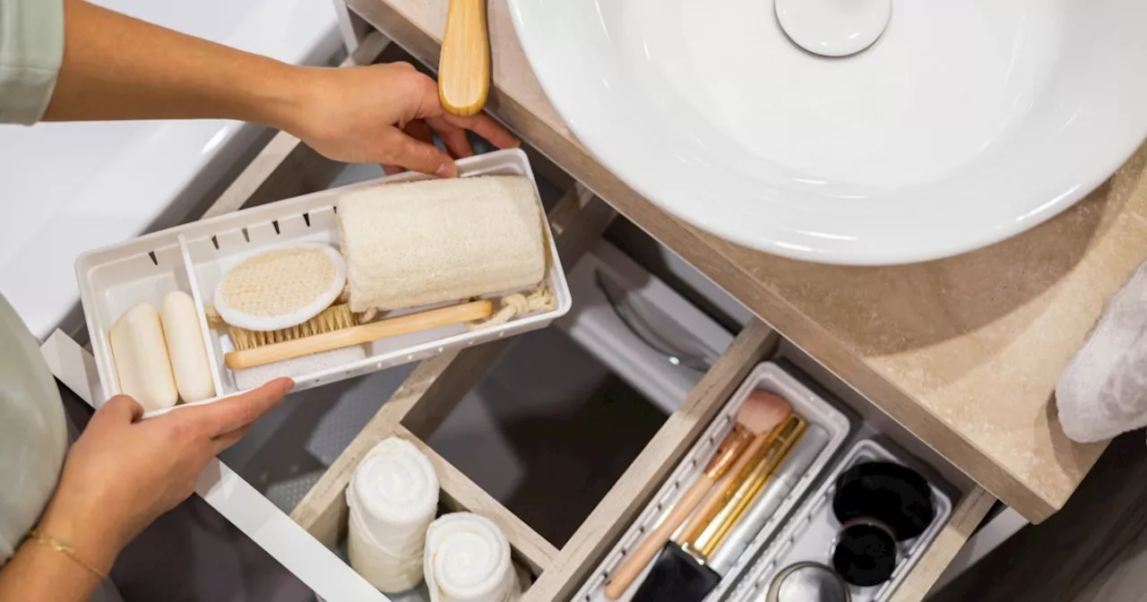 11 small bathroom organization ideas to maximize small spaces