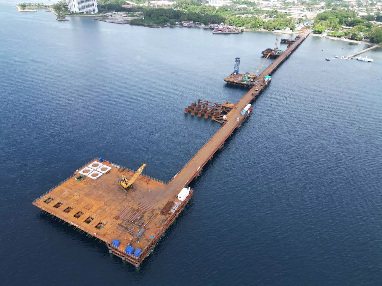 DPWH speeds up construction of inter-island bridge in Davao region