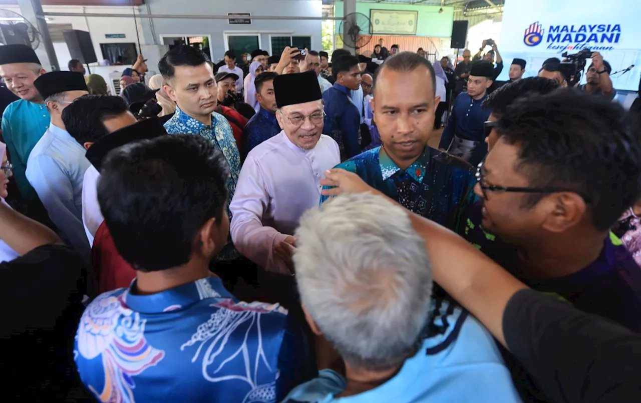 Build mosques for the right reasons, not to show off luxury, says Anwar