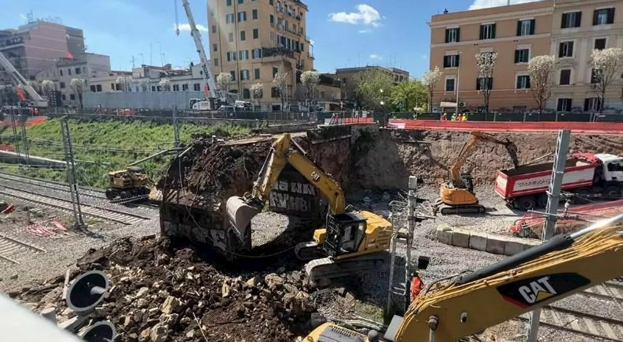 Roma intoccabile: c'è chi contesta anche la demolizione di un ponte scalcinato. La storia del Pigneto