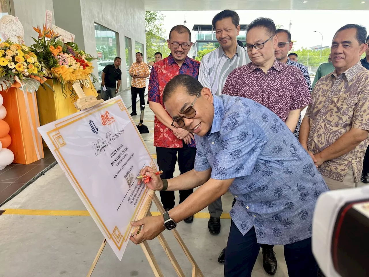 Ayer Kuning polls: No discord in BN ranks, says Umno veep on boycott claims