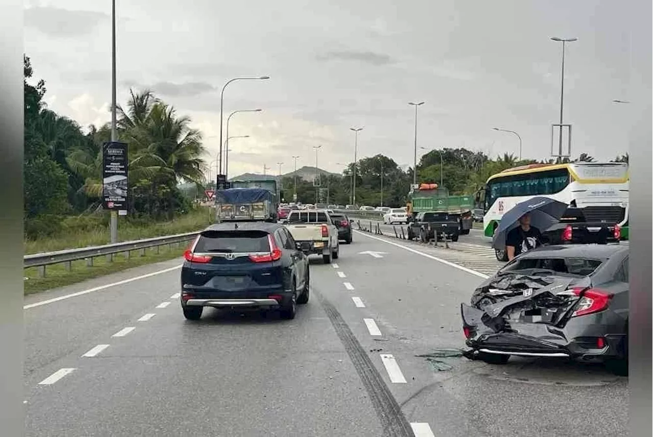 QuickCheck: Did a lorry crash into 15 vehicles near Sepang?