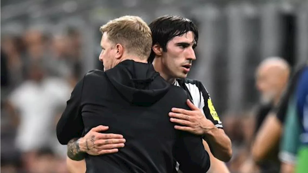 Paura per Eddie Howe: l’allenatore del Newcastle finisce in ospedale, il racconto del vice