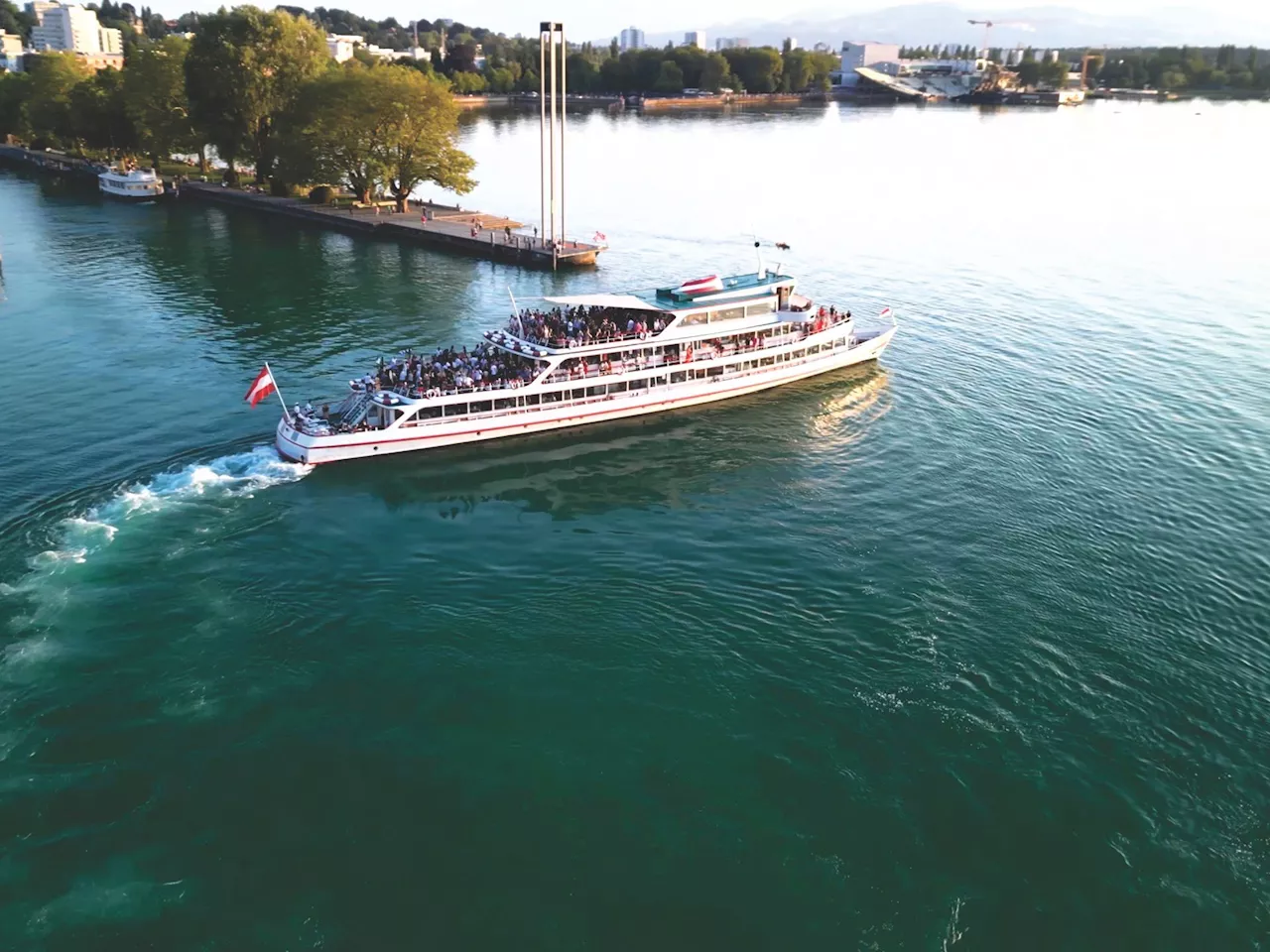 Weiße Flotte legt auf dem Bodensee wieder ab