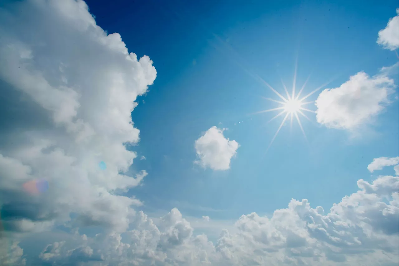 Scorching heat with scattered rains prevailing across country—PAGASA