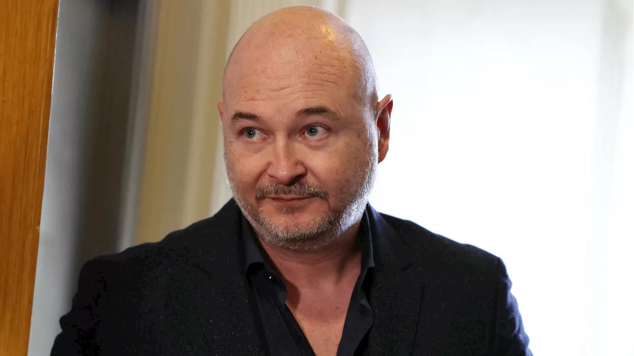 Sébastien Cauet remplace Benjamin Castaldi sur Europe 2 et fait son grand retour à la radio