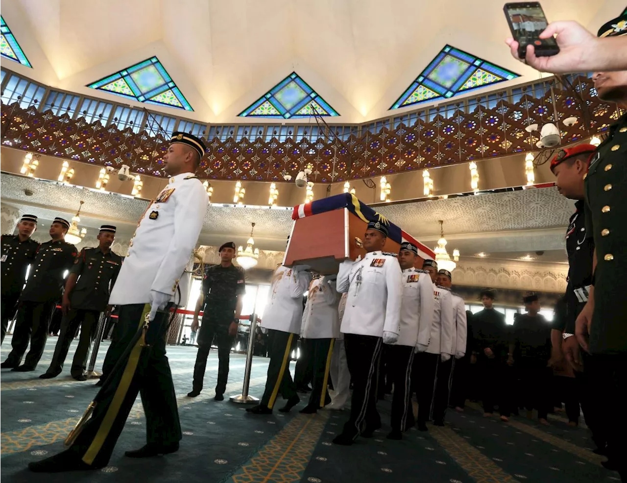 Ministers pay tribute to Pak Lah’s enduring contribution to Malaysia