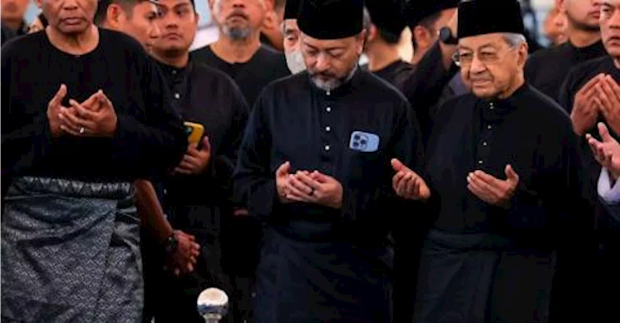 Tun Abdullah a big-hearted leader, put nation’s interests above all else