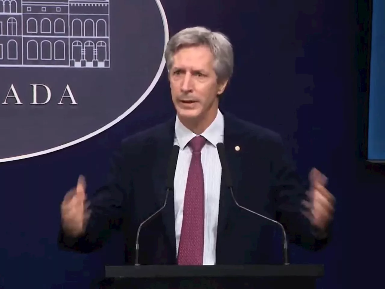 Fijan las reglas para el ingreso de dólares especulativos: por el mercado oficial y seis meses mínimo de permanencia