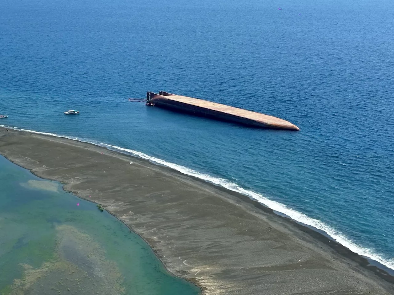 Coast Guard responds to upturned Chinese vessel in Occidental Mindoro