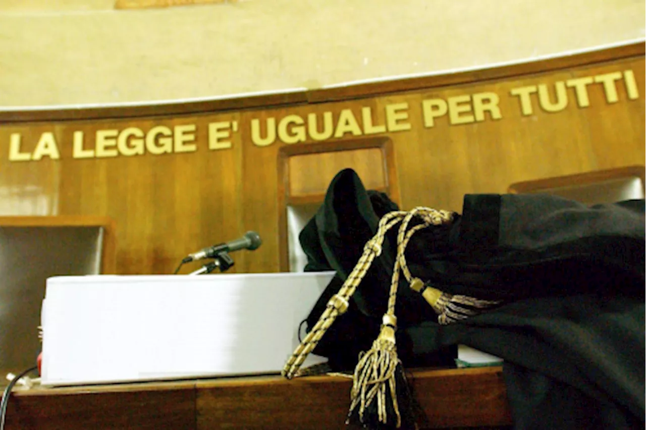 Ravenna, assolti dall'accusa di stupro di gruppo: 'La donna sotto l'effetto dell'alcol ma consenziente'
