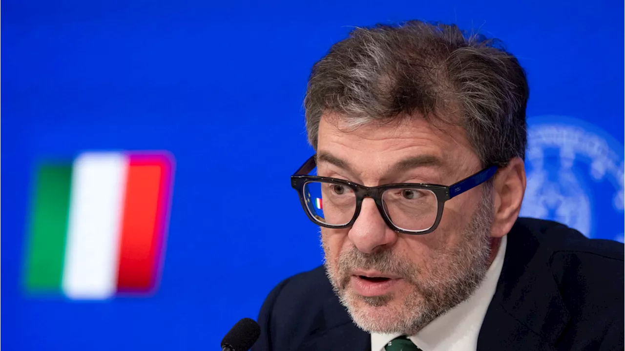 Giorgetti: 'Lo scostamento di bilancio non è la soluzione a dazi o difesa'