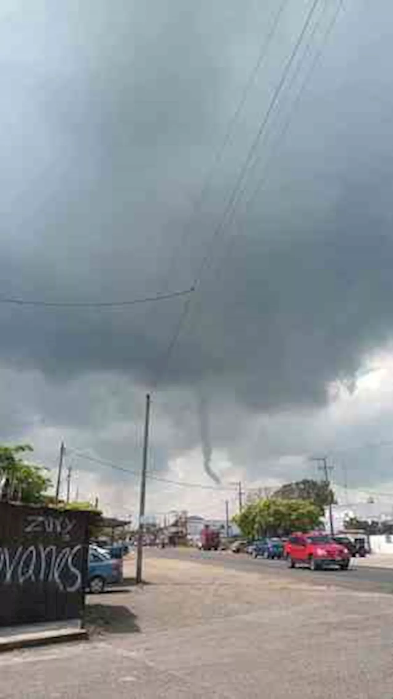 No era tornado: “Embudo de nube” sorprendió en Lerdo de Tejada