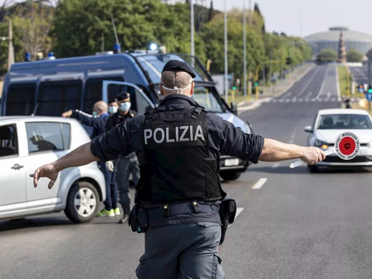 Sicurezza, Piantedosi: 'A Pasqua misure rafforzate in aeroporti, stazioni e luoghi di culto'