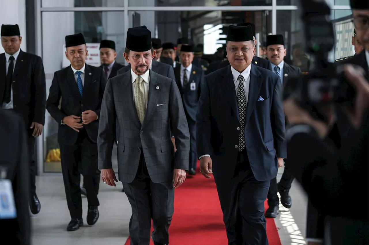 Brunei Sultan arrives to attend Raja of Perlis Silver Jubilee Royal Banquet
