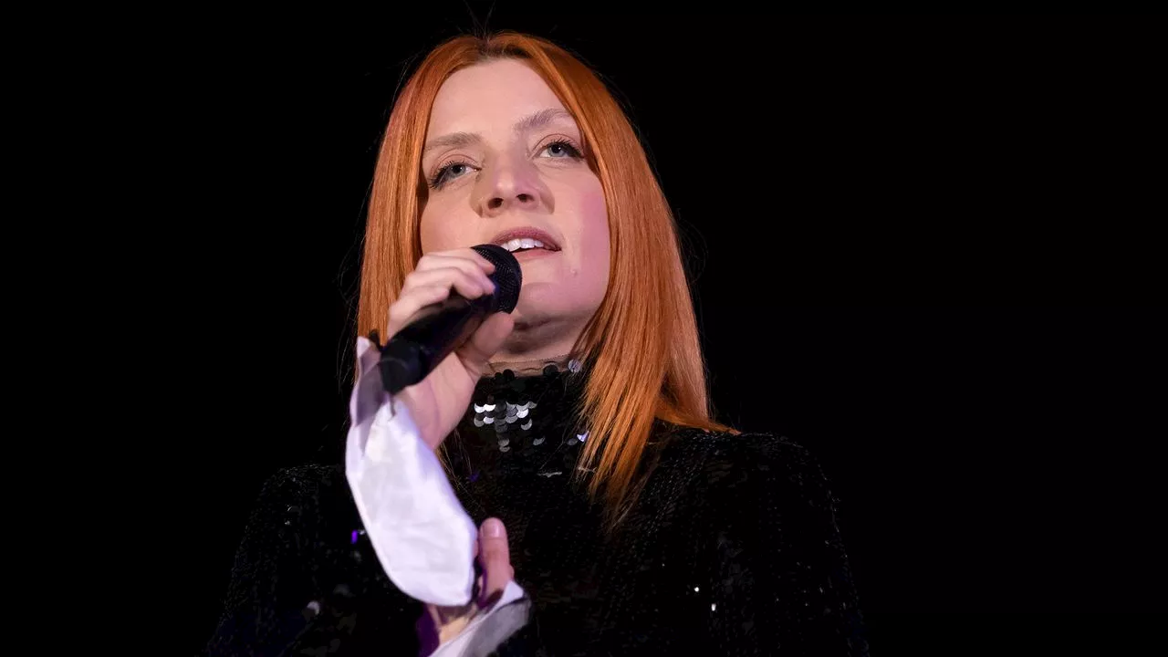 Noemi: «A 30 anni ho avuto un momento difficile, non potevo portarci dentro un figlio. Mi dispiace aver negato a mio marito la paternità. Il peso lo sento più per lui che per me»