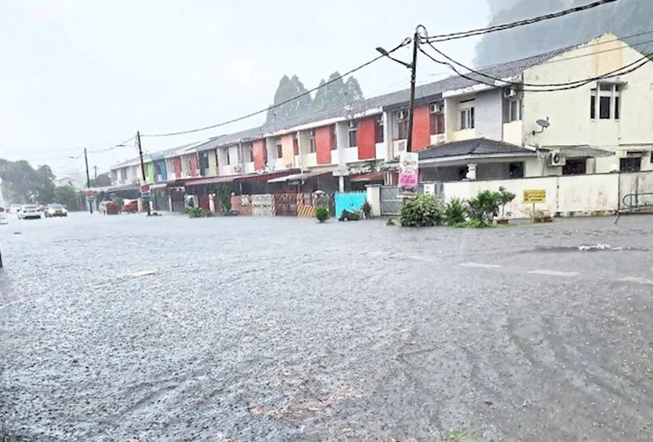‘Clogged drain leads to floods in Ipoh Garden East’
