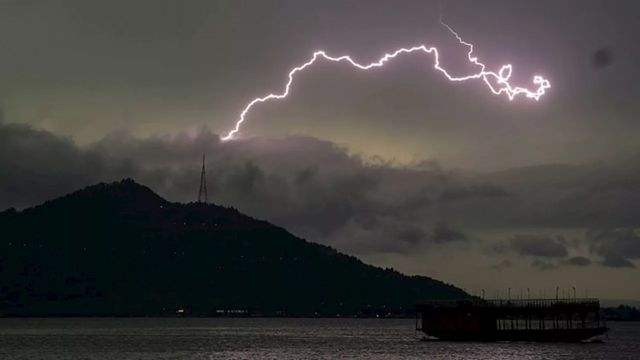 Weather Update: 26 राज्यों में आज आंधी-तूफान और बारिश के साथ ओलावृष्टि, कहीं ऑरेंज तो कहीं यलो अलर्ट जारी