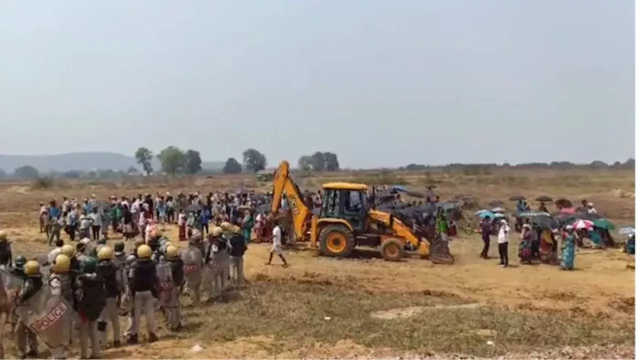 ओडिशा में रेलवे लाइन के निर्माण को लेकर पुलिस और बस्तीवासियों में झड़प, JCB ऑपरेटर को जमकर पीटा; 1 की मौत