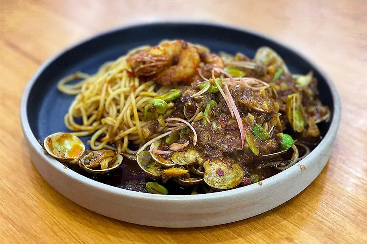 Discover comforting fusion food at Zuo An Zhi Jian in OUG, with a ‘kam heong lala’ spaghetti, ‘sambal petai’ prawn rice with ‘onsen’ egg