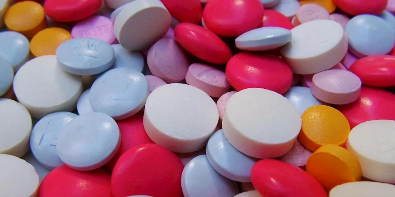 Un farmacéutico señala el error que cometes al tomar pastillas: «Lo mejor es usar un vaso de jagger»