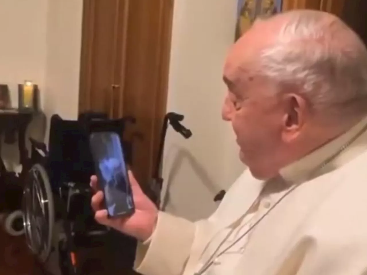 El último llamado del papa Francisco a Gaza, el sábado, filmado en su departamento de Santa Marta