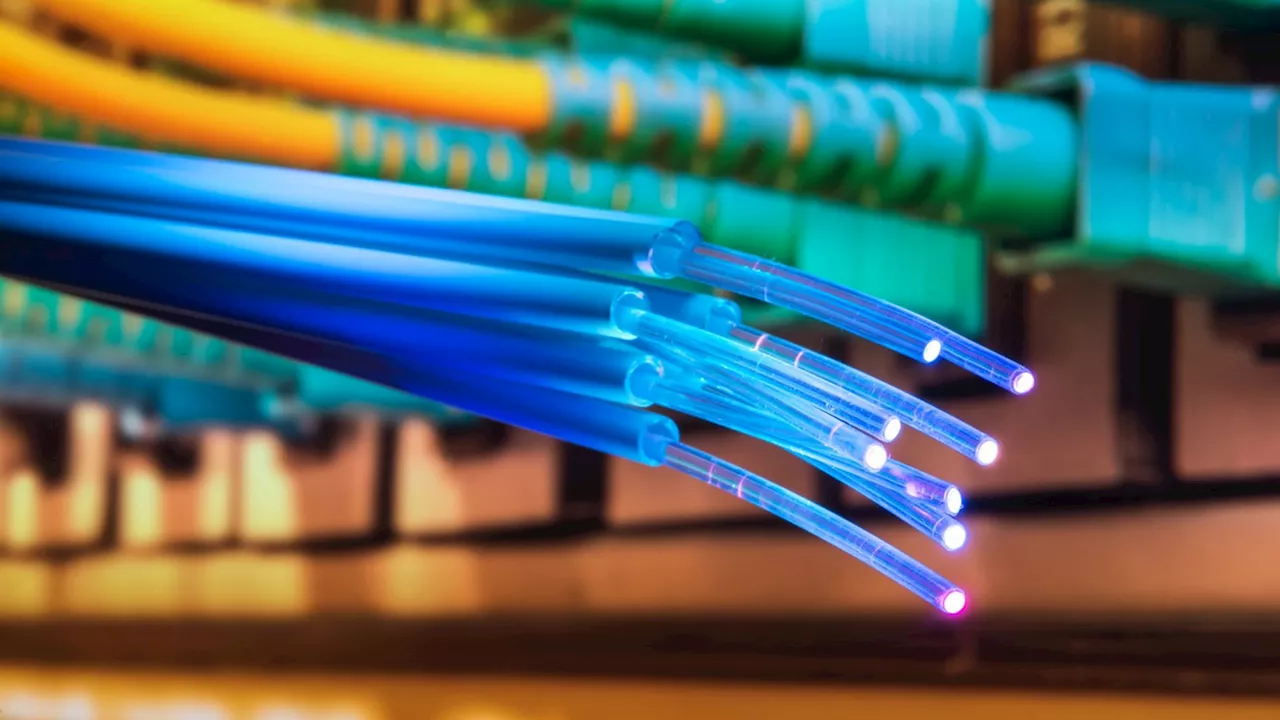 New Chinese optical fiber sends perfectly encrypted 1 tbps data over 750 miles