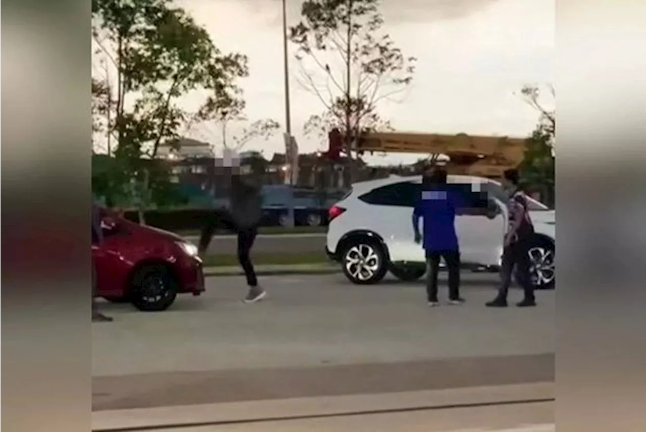 QuickCheck: Did a man kick a stranger's car during an argument in Kluang?