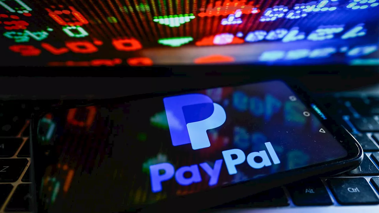 Coinbase ends PayPal stablecoin fee as payment race heats up