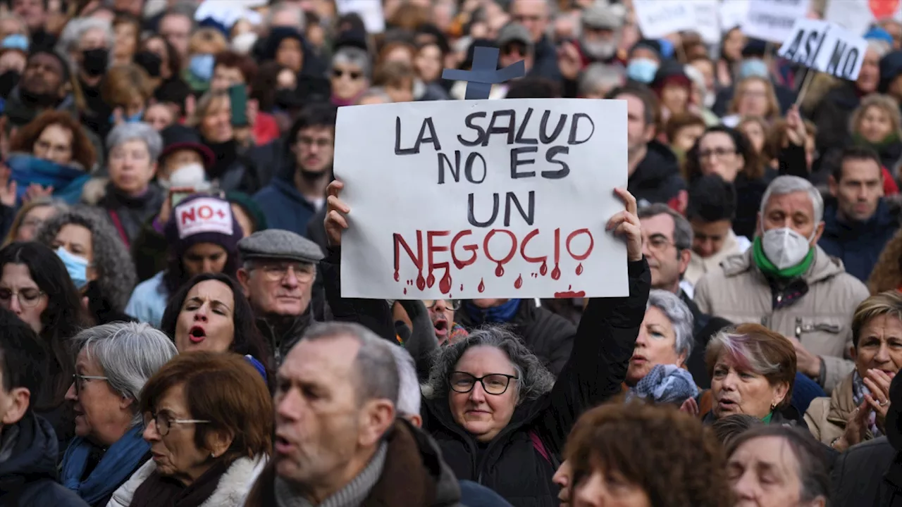 Las listas de espera se cronifican: 105 días para ir al especialista y 126 para operarse