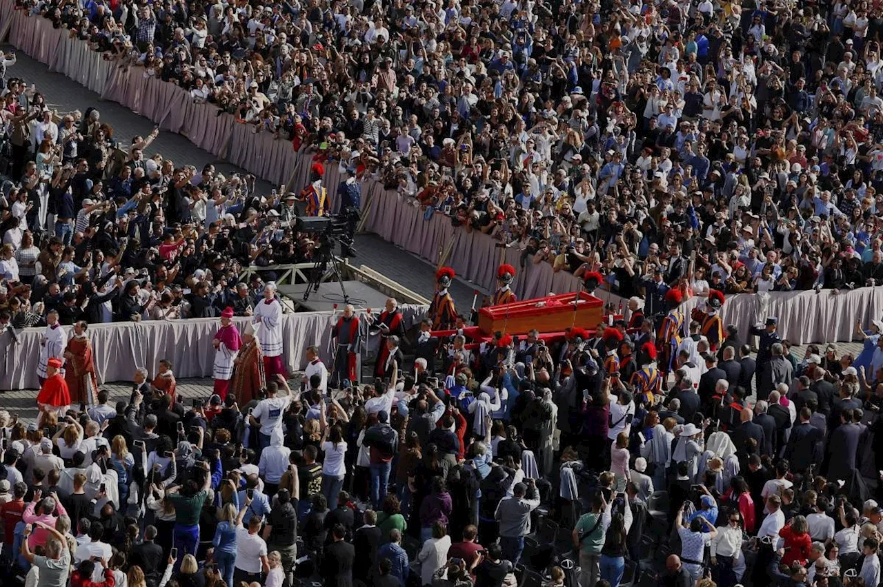 Crowds bid farewell to Pope Francis in first day of lying in state