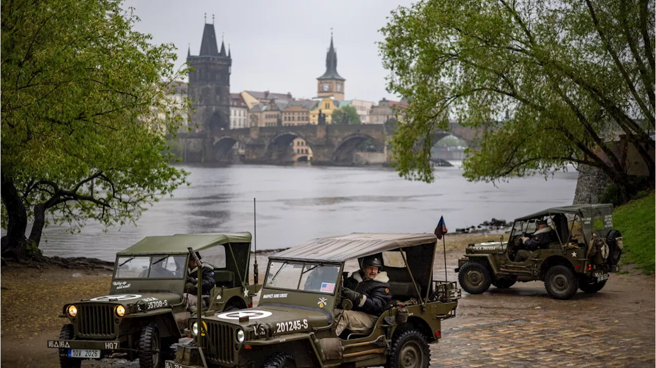Appassionati partecipano al Convoglio della Libertà a Praga