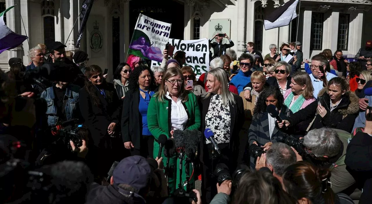 «Le donne trans non sono donne», la Corte Suprema si è pronunciata: diritti, sesso biologico e polemiche