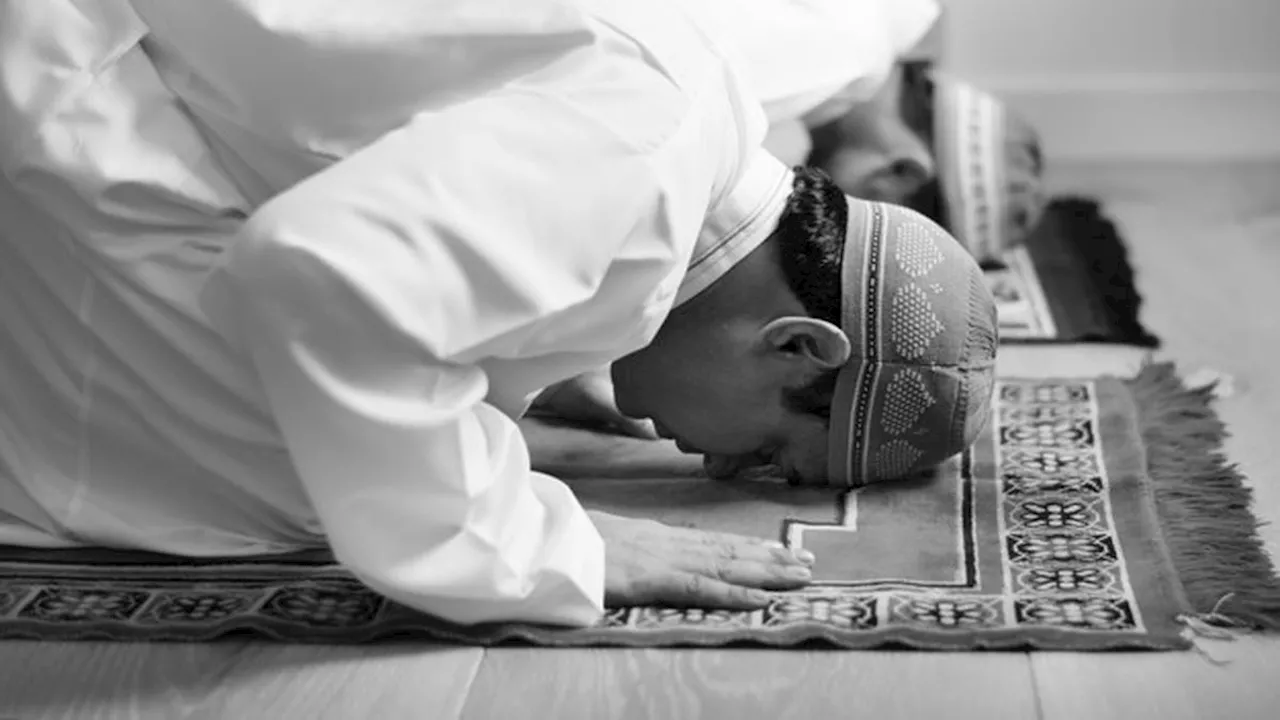 Tata Cara Sholat Tahajud dan Doanya agar UTBK SNBT 2025 Lancar, Diterima Kampus Impian
