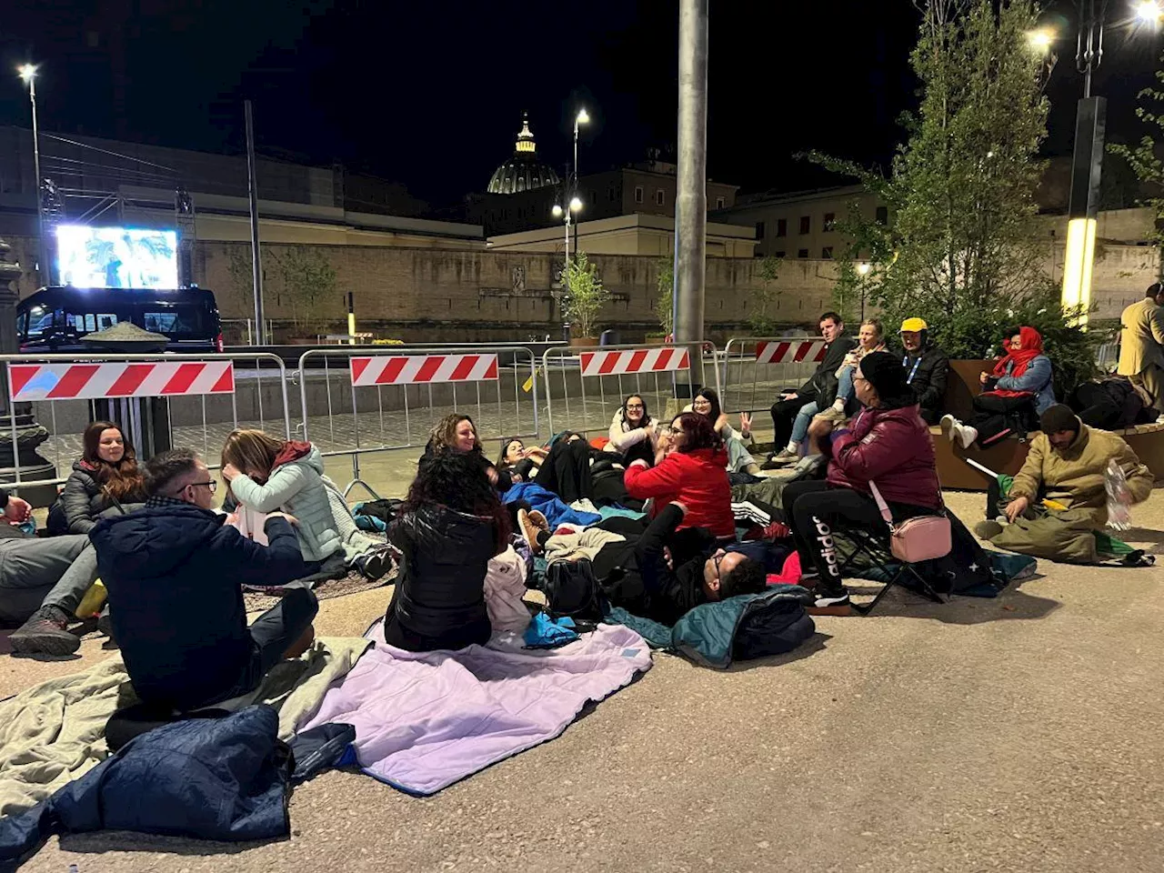 Devotees camp outside Vatican City, awaiting Pope Francis' funeral